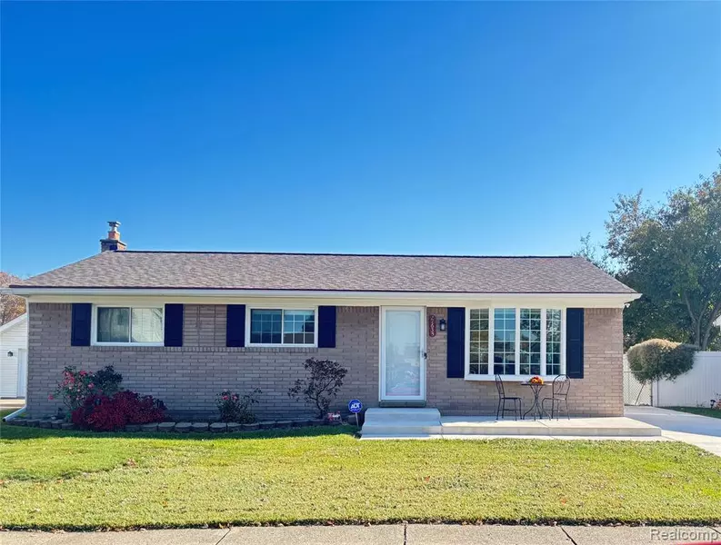 27635 Weddel Avenue, Brownstown Twp, MI 48183