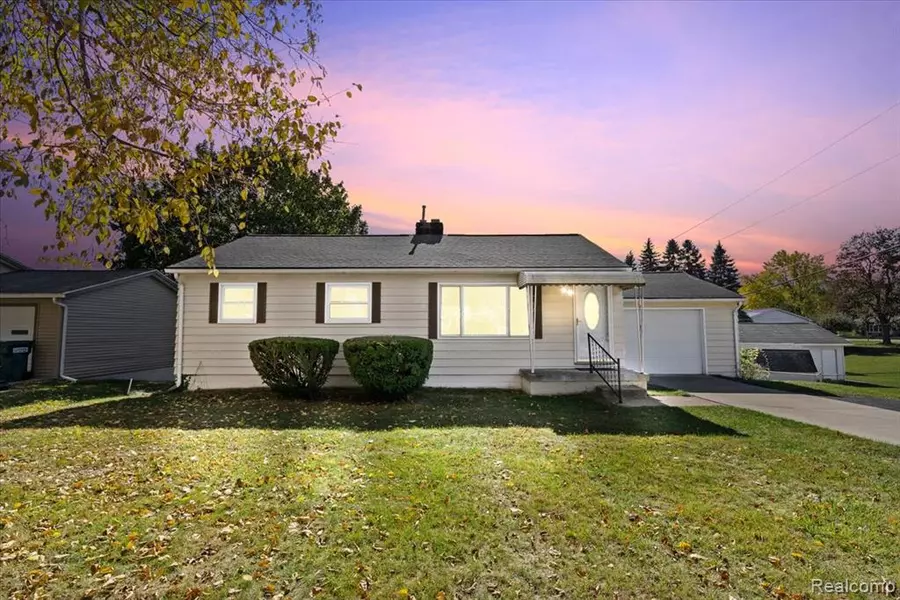 397 Pocahontas Trail, Oxford Twp, MI 48371