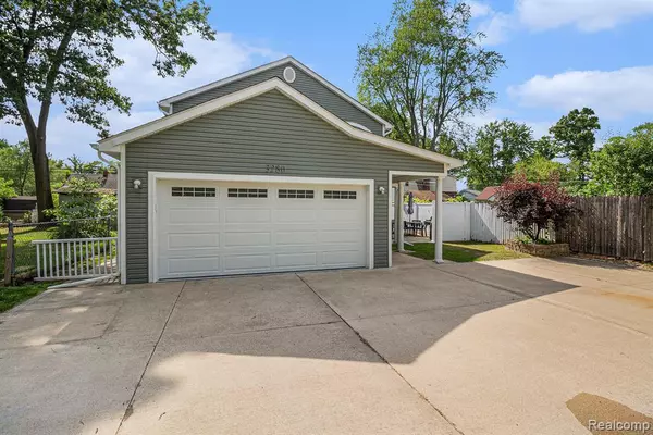 Commerce Twp, MI 48382,3280 Chambourne Street