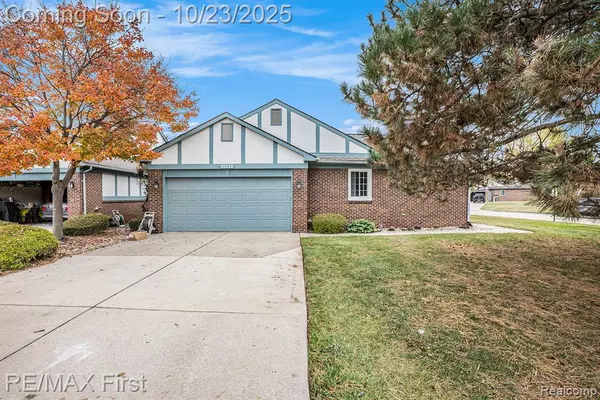 15511 Huntcliff Drive, Macomb Twp, MI 48044