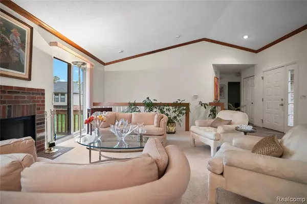 West Bloomfield Twp, MI 48322,7252 Huntcliff