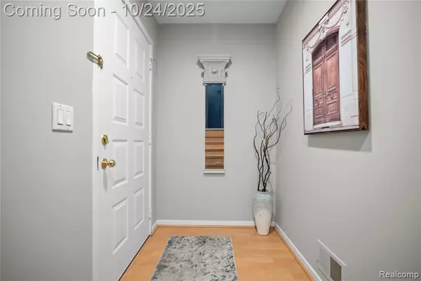 West Bloomfield Twp, MI 48322,7975 Woodingham