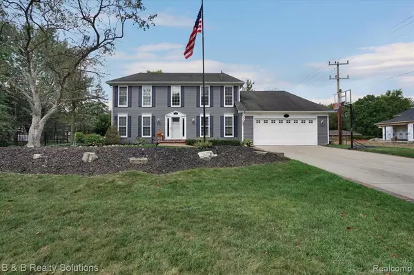 6750 Wing Lake Road, Bloomfield Hills, MI 48301