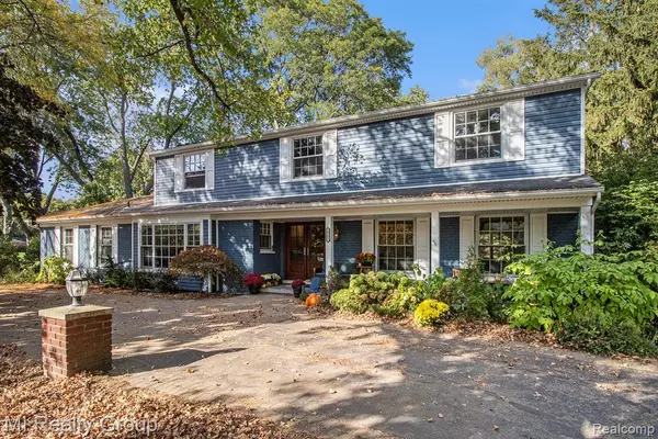 3797 Burning Tree Drive, Bloomfield Hills, MI 48302