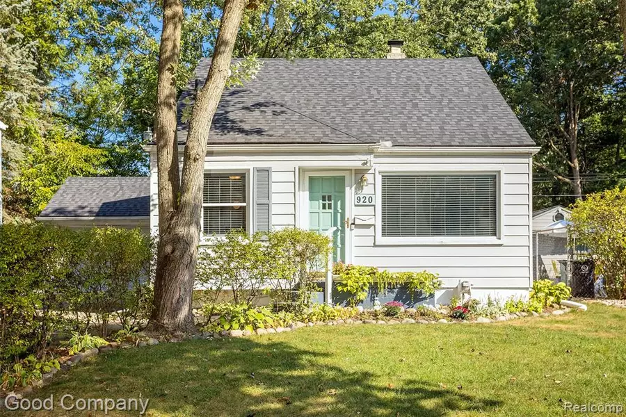 920 W Windemere Avenue, Royal Oak, MI 48073