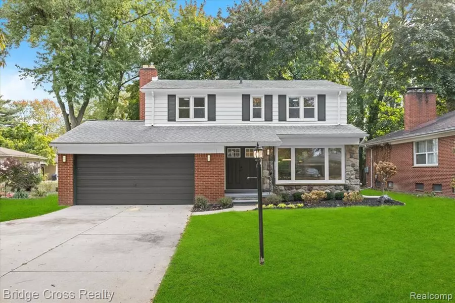 17537 Roseland Boulevard, Lathrup Village, MI 48076