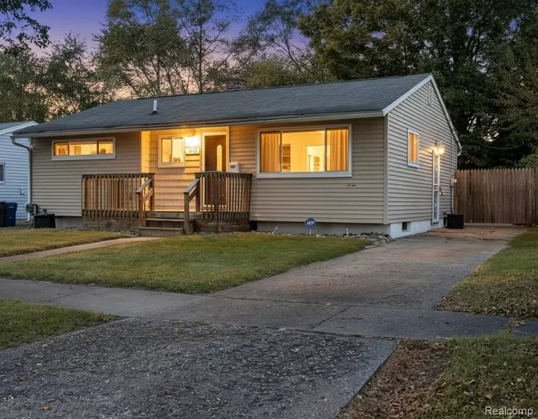 2801 Epsilon Trail, Flint, MI 48506