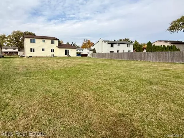 Grand Blanc, MI 48439,12143 Birchwood Lane