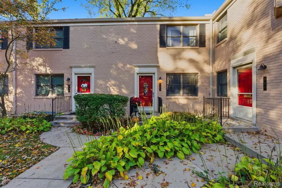 729 N Eton Street, Birmingham, MI 48009