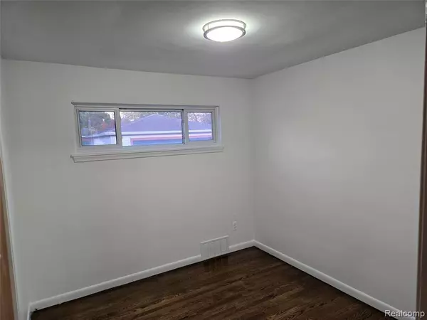 Westland, MI 48185,8177 Gary Avenue