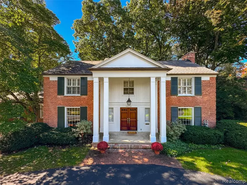 1019 N Cranbrook Road, Bloomfield Hills, MI 48301