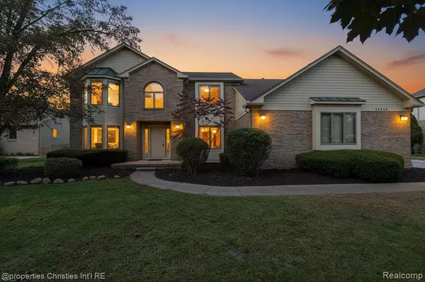 48818 Pebble Lane, Novi, MI 48374