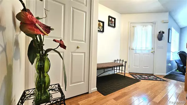 Hamburg Twp, MI 48169,8883 Redstone Drive 2