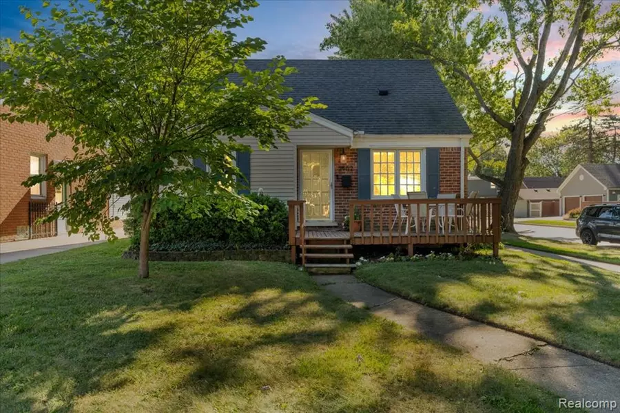 2902 N Connecticut Avenue, Royal Oak, MI 48073