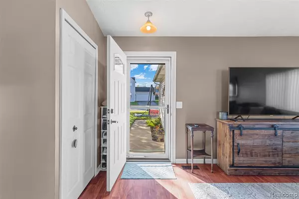 Pinckney Vlg, MI 48169,105 Turtle TerraceE