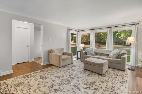 Livonia, MI 48154,30831 Lyndon Street