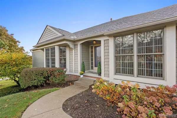 818 Edgemont Run, Bloomfield Hills, MI 48304