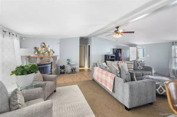 Clinton Twp, MI 48036,43852 Eureka Drive