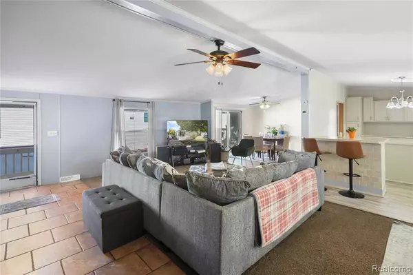 Clinton Twp, MI 48036,43852 Eureka Drive