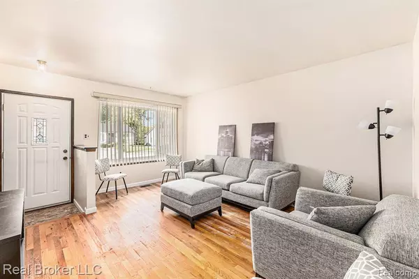 Warren, MI 48093,32438 Linderman Avenue