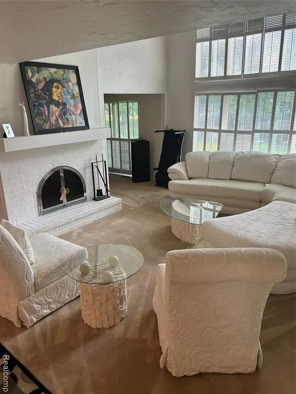 Farmington Hills, MI 48331,34423 Lakehurst Drive