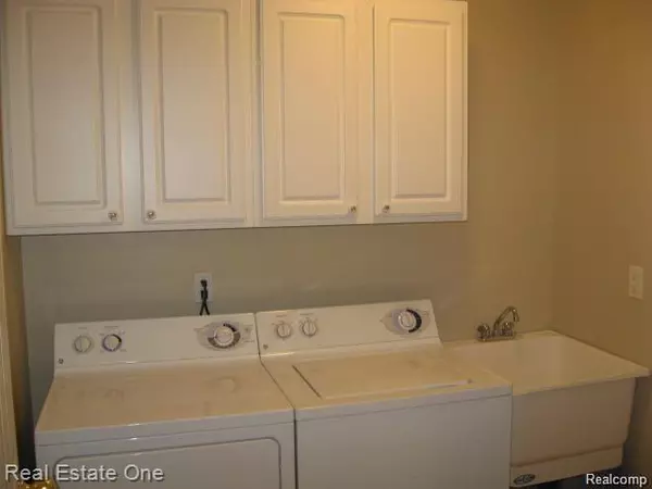 Commerce Twp, MI 48390,23102 Alexa