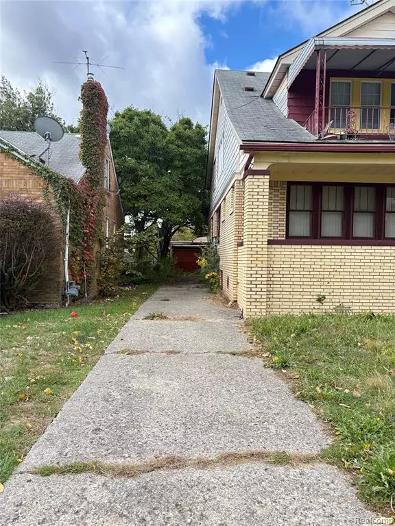 Detroit, MI 48213,5235 Chalmers Street E