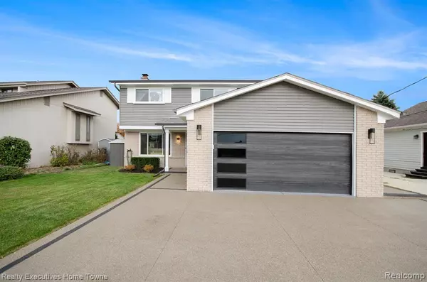 Harrison Twp, MI 48045,37762 Huron Pointe Drive