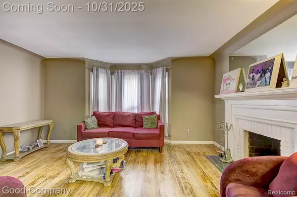 Detroit, MI 48235,17333 Mansfield Street