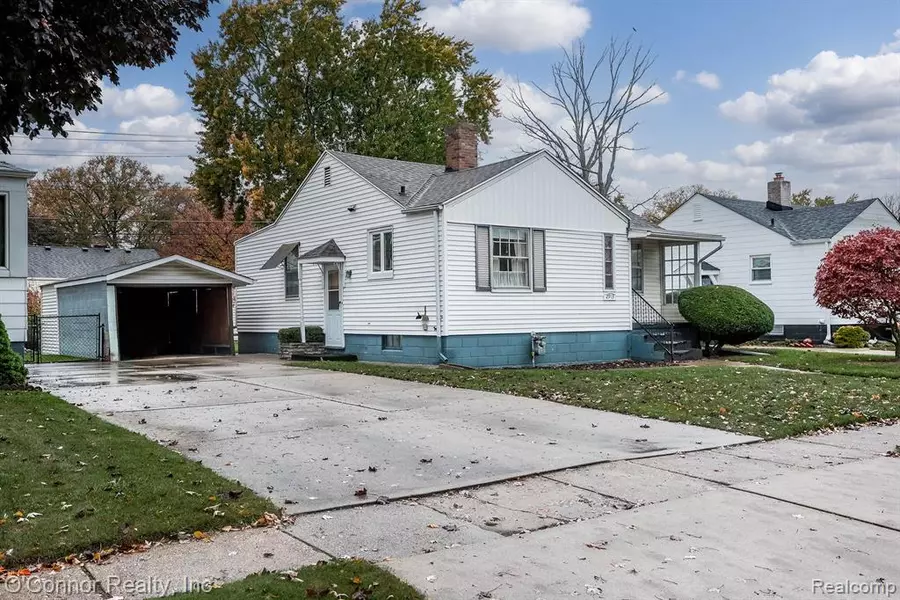 2913 11th Avenue, Port Huron, MI 48060