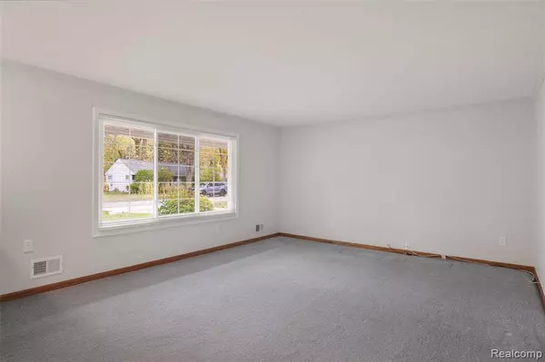 Harrison Twp, MI 48045,27800 Ponchartrain Street