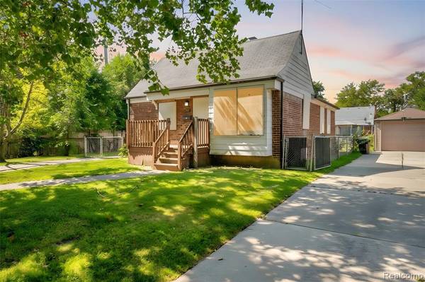 9935 Pierson St, Detroit, MI 48228