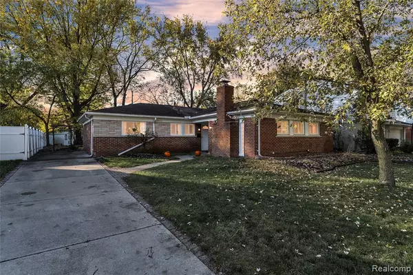 Farmington, MI 48336,23372 Larkshire Street