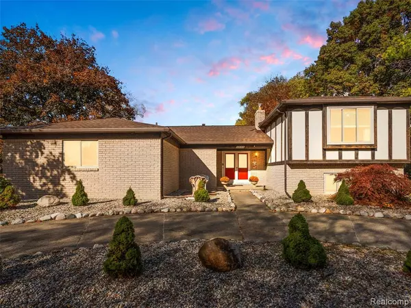 1939 Chancery Drive, Troy, MI 48085