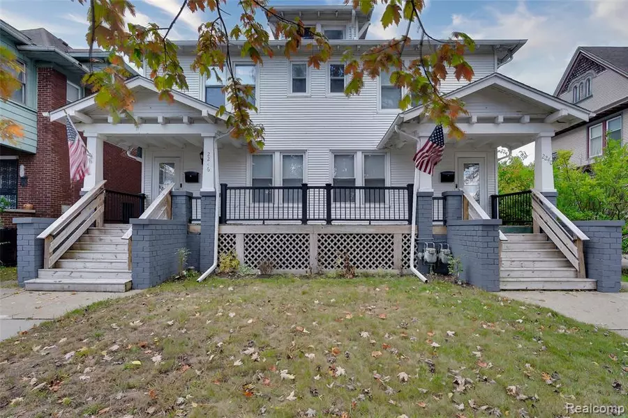 2240 BIDDLE Avenue, Wyandotte, MI 48192