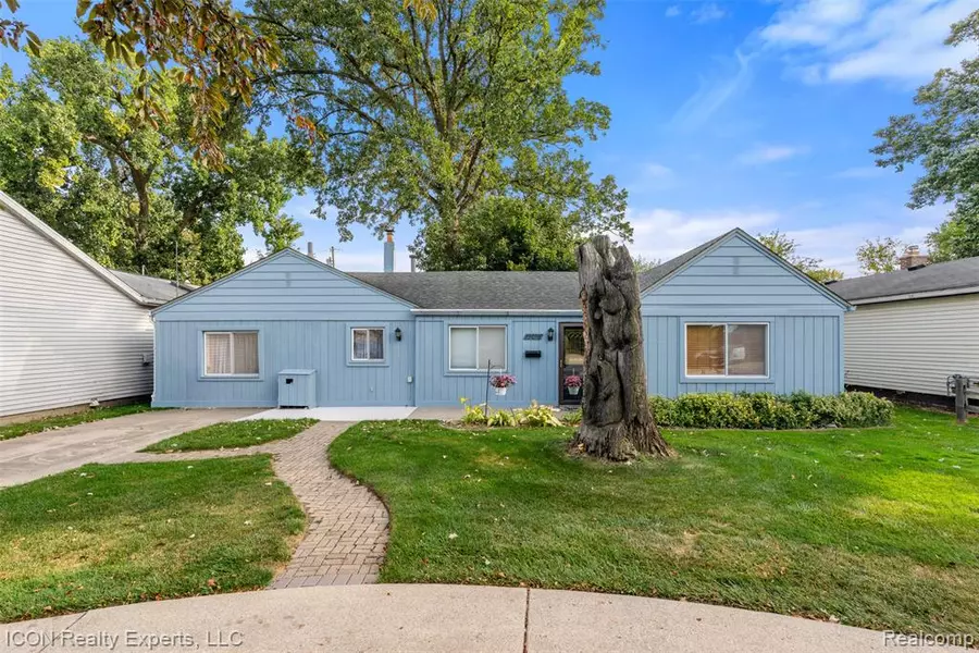 19076 E 13 Mile Road, Roseville, MI 48066