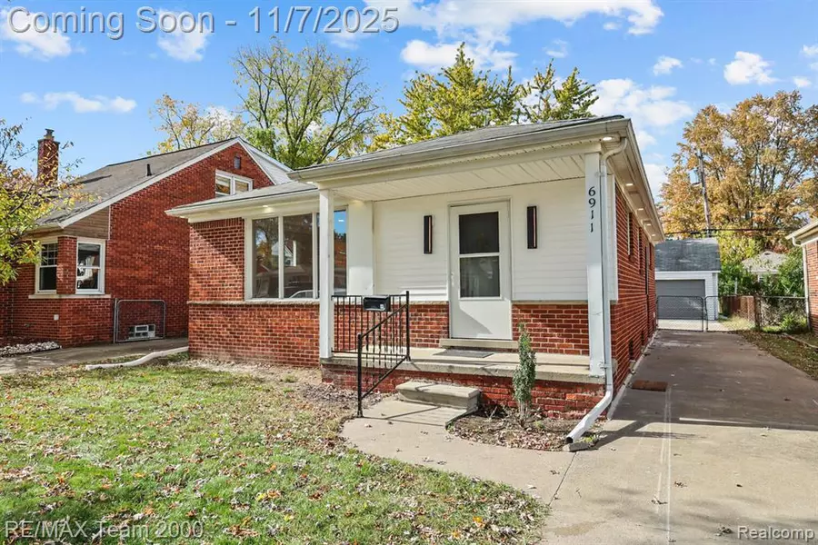 6911 Colonial Street, Dearborn Heights, MI 48127
