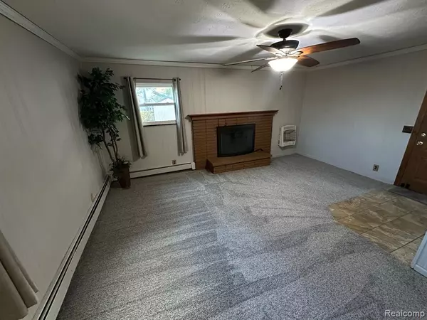 Waterford Twp, MI 48327,941 Shoshone Circle