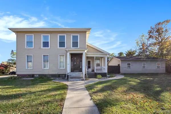 512 E Main Street, Pinckney Vlg, MI 48169