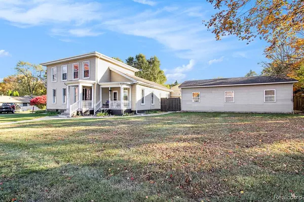 Pinckney Vlg, MI 48169,512 E Main Street