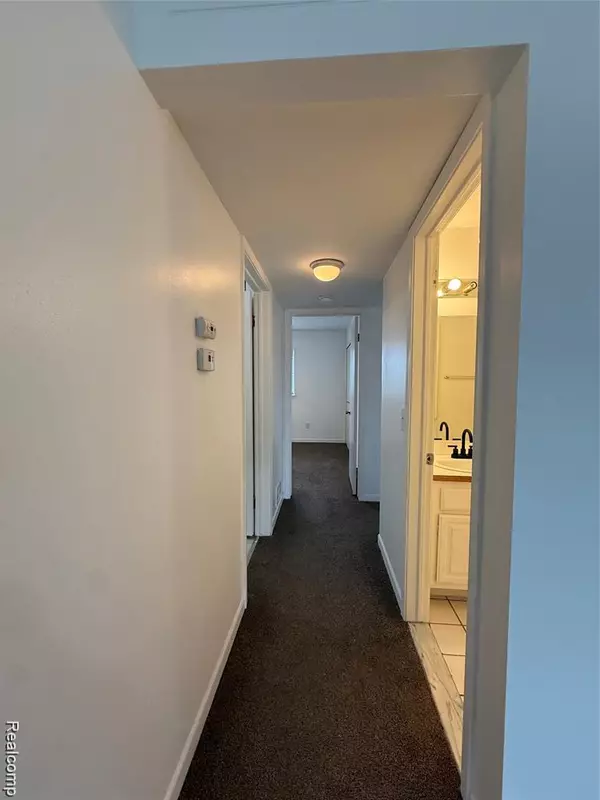 Roseville, MI 48066,31844 Kelly Road 4