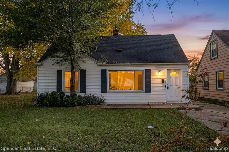 17082 Lincoln Avenue, Eastpointe, MI 48021