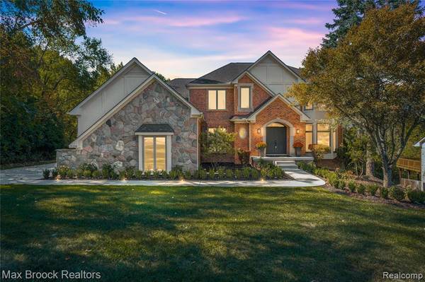 7219 Oakwood Drive, West Bloomfield Twp, MI 48322