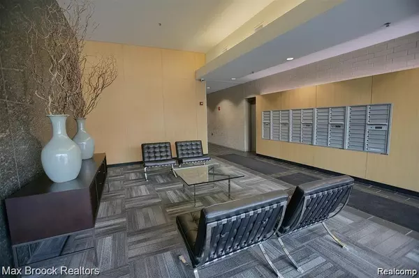 Royal Oak, MI 48067,432 S Washington Avenue 905