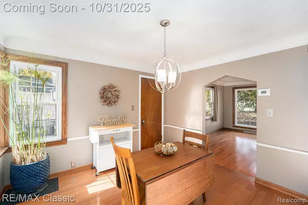 Livonia, MI 48150,27501 W Chicago Street