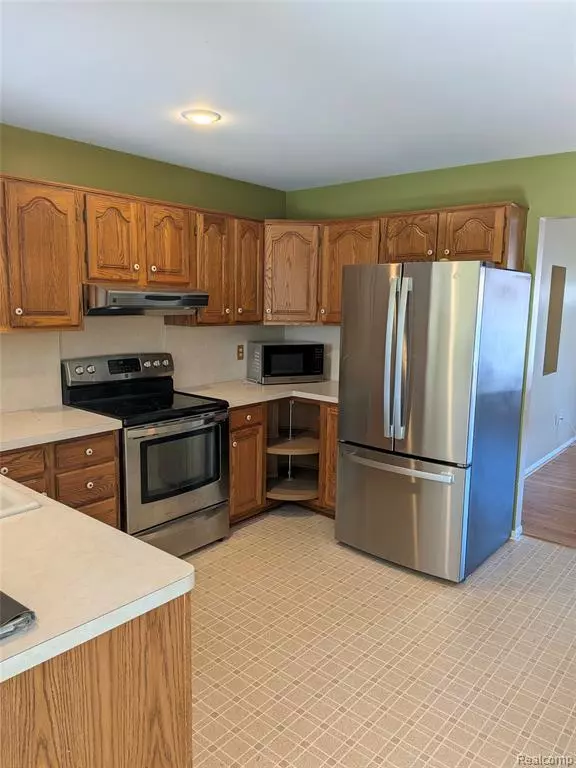 Berkley, MI 48072,2165 Sunnyknoll Avenue