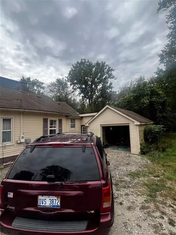 Novi, MI 48377,206 Bernstadt Street