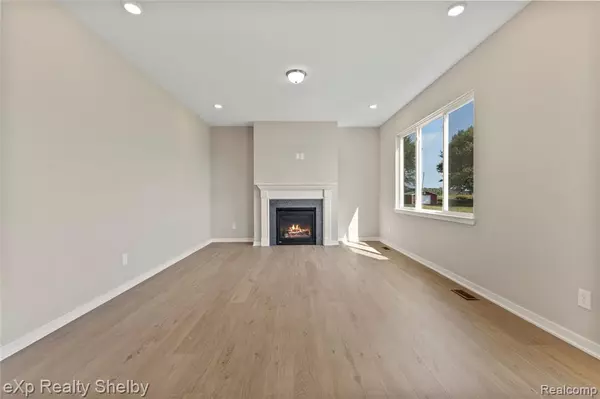 Macomb Twp, MI 48042,52180 Wellington Valley Drive