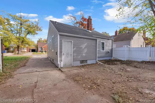 Detroit, MI 48223,15435 Fielding Street