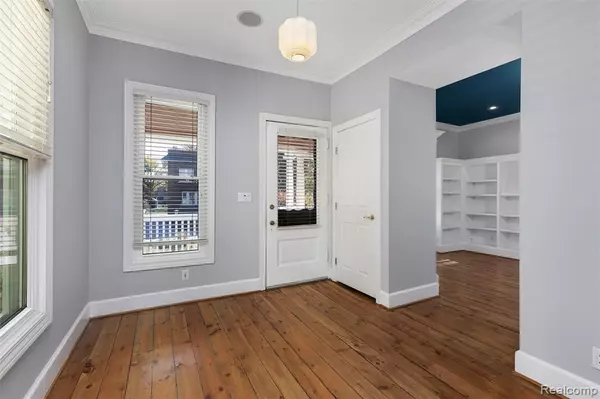 Royal Oak, MI 48067,338 W Harrison Avenue